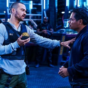 Secret Headquarters: Michael Peña, Jesse Williams in una scena del film