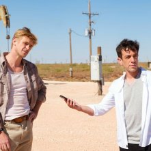 Vengeance: B.J. Novak, Boyd Holbrook in una scena del film
