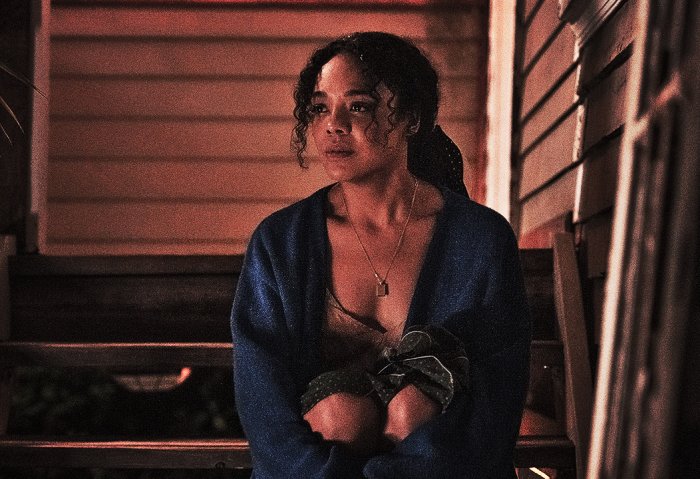 The Listener, la recensione: Steve Buscemi torna alla regia con un film intimo e attuale
