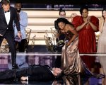 Emmy 2022, Quinta Brunson scherza sullo 'stunt' di Jimmy Kimmel: 'Potrei prenderlo a pugni'