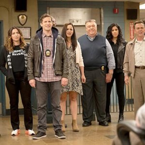 Brooklyn Nine-Nine 8: il cast in una foto di scena