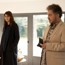 Petra 2: Andrea Pennacchi, Paola Cortellesi in una scena del primo episodio della seconda stagione