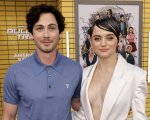 Logan Lerman e Joey King protagonisti della serie We Were the Lucky Ones