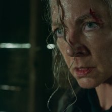 Lou: Allison Janney in un primo piano