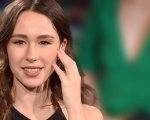 Aurora Ramazzotti: “Sono incinta. Guarda che tette enormi', la conferma in un video