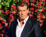 Pierce Brosnan sul suo primo incontro con Robin Williams: 'Era grosso, peloso e con la testa di Mrs Doubtfire'
