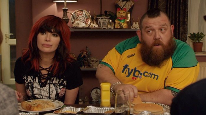 Lena Headey e Nick Frost protagonisti del thriller comico Svalta