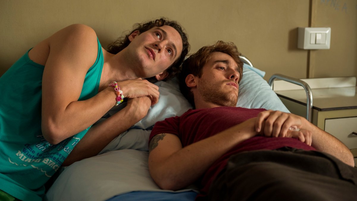Tutto Chiede Salvezza Trailer E Poster Della Serie Netflix Di 