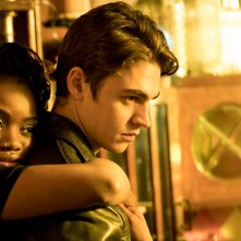 After 4: Hero Fiennes Tiffin e Tosin Thompson in una scena del film
