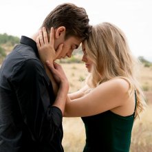 After 4: Hero Fiennes Tiffin, Josephine Langford in una scena