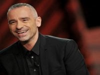 Eros Ramazzotti dedica il concerto a  Michelle Hunziker. 'Porterò nostro nipote sul palco'