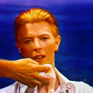 Moonage Daydrea: David Bowie in una scena del film