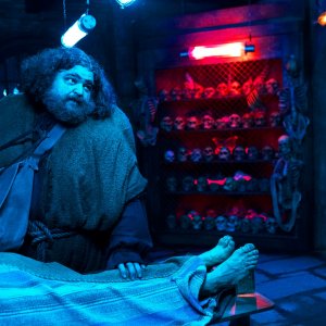 The Munsters: Jorge Garcia in una scena del film