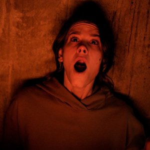 Smile: Sosie Bacon in una sequenza