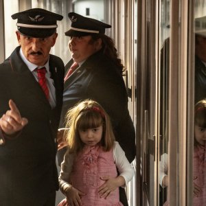 Tutti a bordo: Carlo Buccirosso durante una scena del film