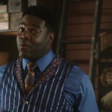 Hocus Pocus 2: Sam Richardson in una scena del film