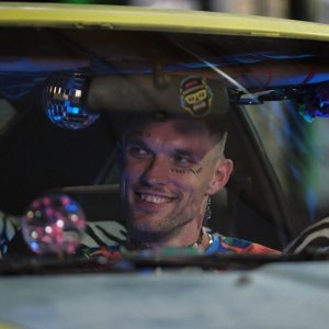 Mona Lisa and the Blood Moon: Ed Skrein una scena del film