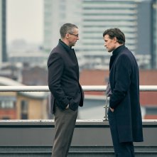 Official Secrets - Segreti di Stato: Matt Smith e Matthew Goode in una scena