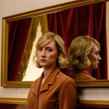 Omicidio nel West End: Saoirse Ronan in una scena del film