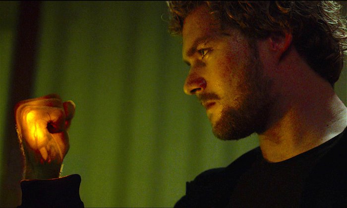 Iron Fist, Finn Jones vuole tornare nel MCU: "Dateci la serie di Eroi in vendita"