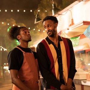 Little America: una foto della seconda stagione