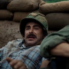 The Greatest Beer Run Ever: Zac Efron in una scena in trincea