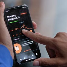 Eat the Rich: la saga GameStop - una scena della serie