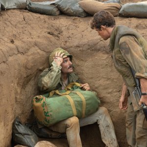 Una birra al fronte: Zac Efron in una scena del film