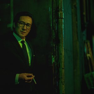 Everything Everywhere All At Once: James Hong in una scena del film