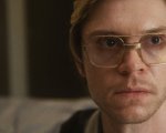 Dahmer - Mostro: la storia di Jeffrey Dahmer: il 'mostruoso' talento di Evan Peters in un nuovo video