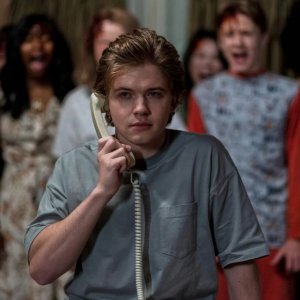 The Midnight Club: Igby Rigney in una scena