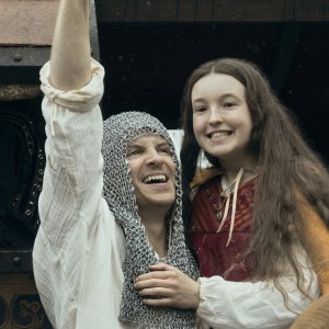 Catherine Called Birdy: Bella Ramsey in una sequenza