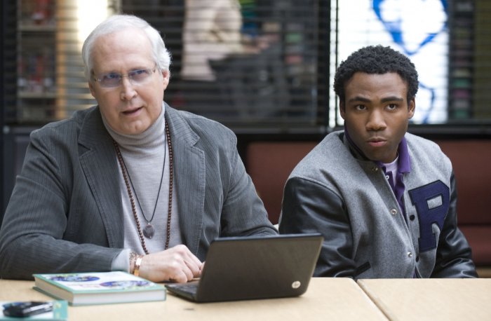 Community: Dan Harmon parla del possibile ritorno nel film di Chevy Chase e Donald Glover