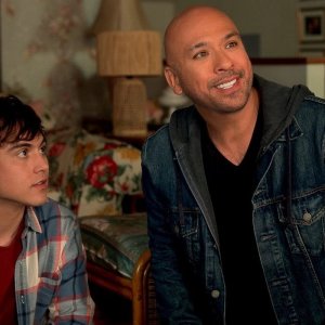 Easter Sunday: Jo Koy, Brandon Wardell in una scena del film