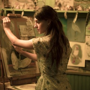 La ragazza della palude: Daisy Edgar-Jones durante una scena