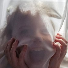 Martyrs Lane: Sienna Sayer in una scena del film