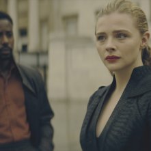 INVERSO - The Peripheral: un momento della serie