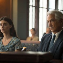 La ragazza della palude: Daisy Edgar-Jones e David Strathairn in ribunale