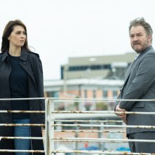 Petra 2: Paola Cortellesi e Andrea Pennacchi nel quarto episodio