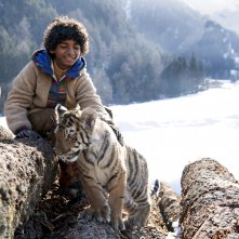 Il ragazzo e la tigre: Sunny Pawar con la tigre