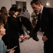 La signora Harris va a Parigi: Lesley Manville in una scena
