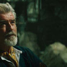 Black Adam: Pierce Brosnan in una scena del film