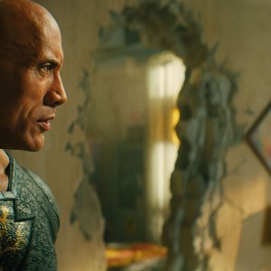 Black Adam: Dwayne Johnson in una scena