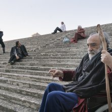 La divina cometa: Alessandro Haber in una scena del film
