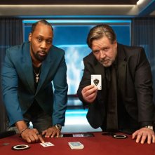 Poker Face: Russell Crowe e RZA in una scena del film