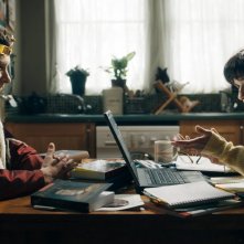 The Lost King: Harry Lloyd e Sally Hawkins in una scena del film