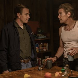 Raymond & Ray: Ewan McGregor, Ethan Hawke in una scena del film