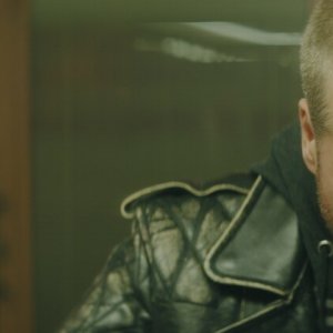 La California: Lodo Guenzi in una scena del film