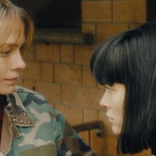 La California: Giulia Provvedi, Silvia Provvedi in una scena del film