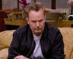 Matthew Perry ha raccontato dei momenti più bui della sua vita, quando ha rischiato di morire, in un libro